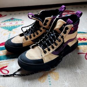 Vans off the wall cool sneaker boots